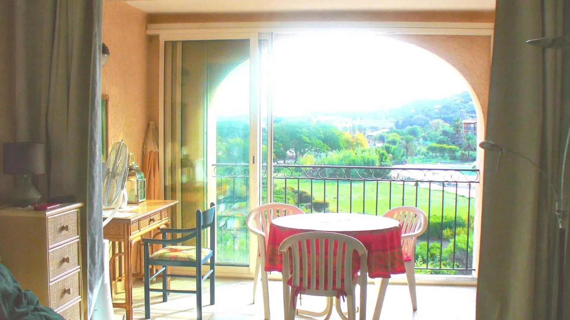 Appartement D'Une Chambre A Gassin A 100 M De La Plage Avec Vue Sur La Mer Et Piscine Partagee